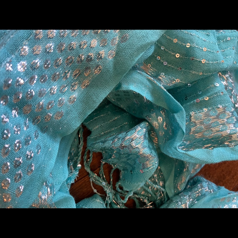 Scarves - Picture 3 of 4